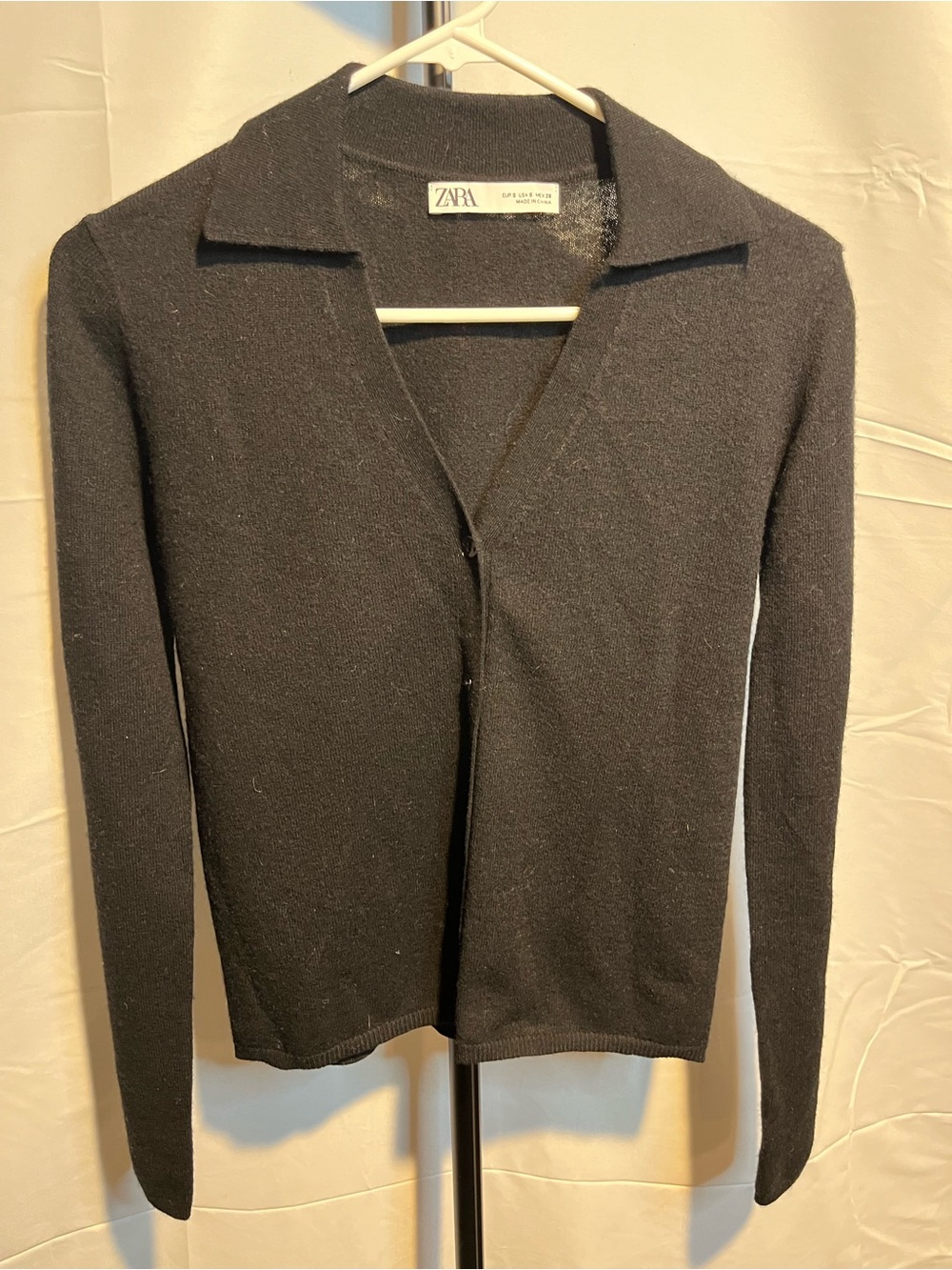 Zara Black fine-knit Deep V-neck Front Button Long Sleeve polo Cardigan S